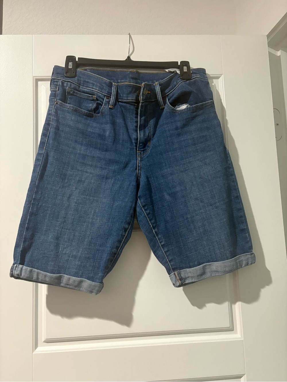 Levi's Women's Blue Roll-Cuff Denim Bermuda Shorts